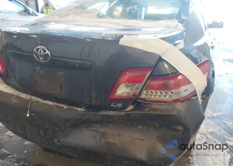 2010 Toyota Camry Le z USA, uszkodzony, nr VIN 4T1BF3EK7AU009352